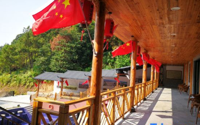 Wanlv Hakka Inn
