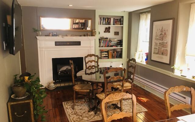 Hargrave House B & B