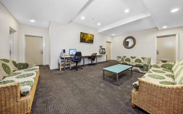 Belconnen Way Hotel Motel and Serviced Apartments