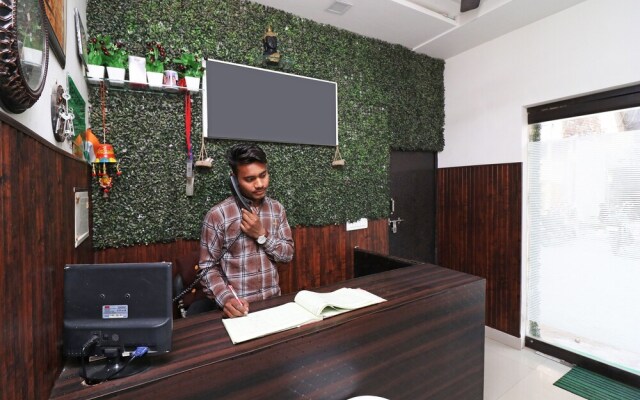 OYO Flagship 24679 Hotel Green House