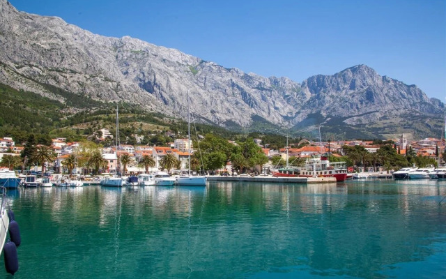 Rilka - 20m From the sea - A1