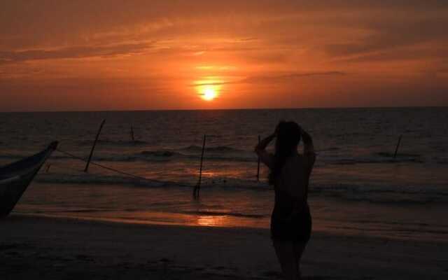 Urantia Beach Hostel & Camping