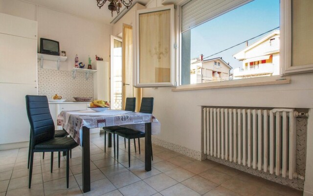 Stunning Home in Rimini With Wifi and 2 Bedrooms