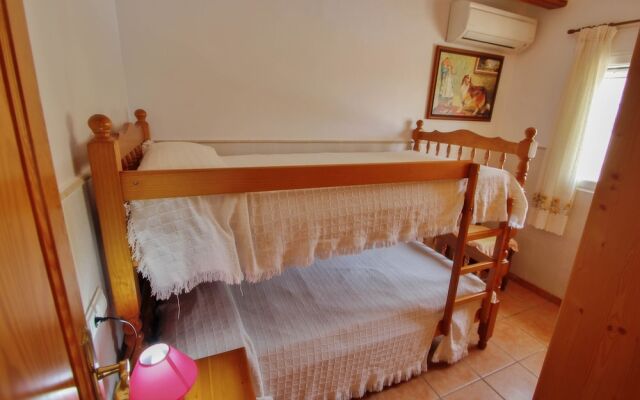 Estrelizia - pretty holiday property with garden and private pool in Calpe