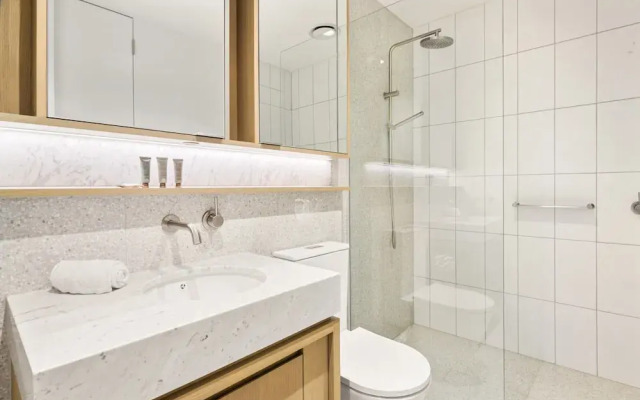 Brand-new 2-bed With Rooftop Access