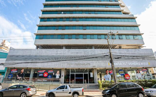 Vista mar com sacada no Centro #CA50