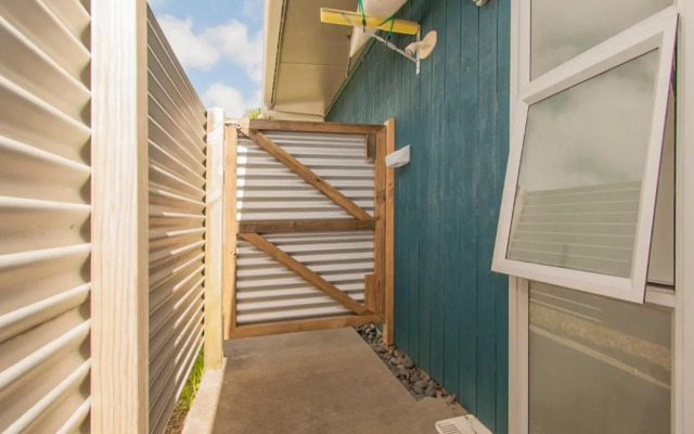 Sands Beach House - Matarangi Holiday Home