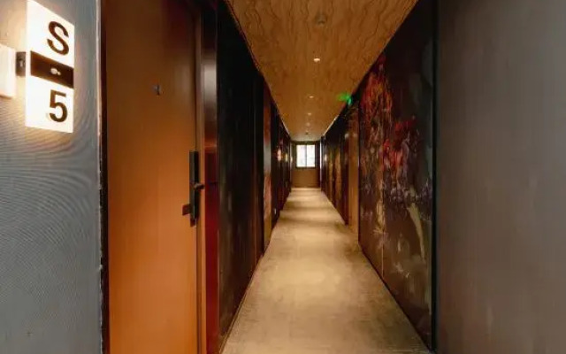 Luoyang T1 E-sports apartment