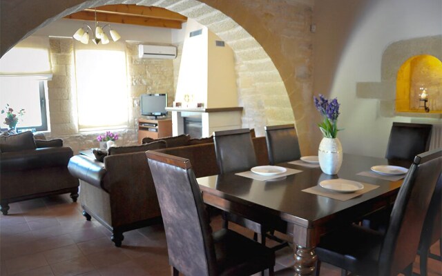 Villas Kalives