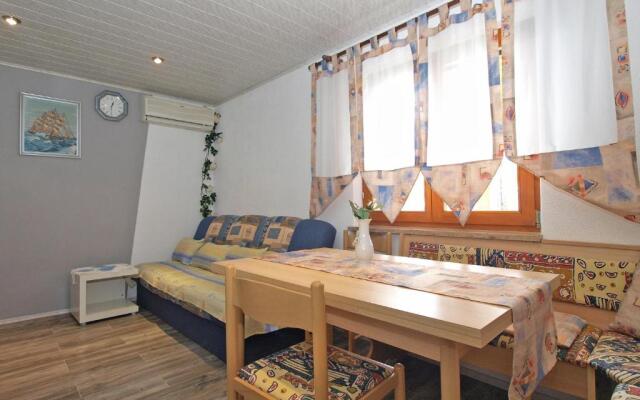Apartment Lovre 1605