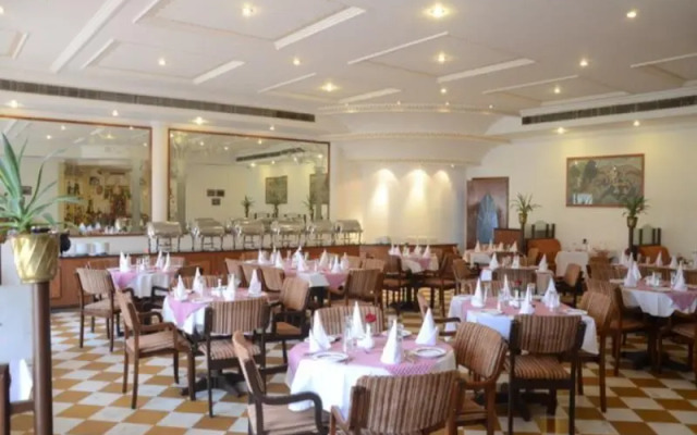 Hotel Gold Palace & Resort