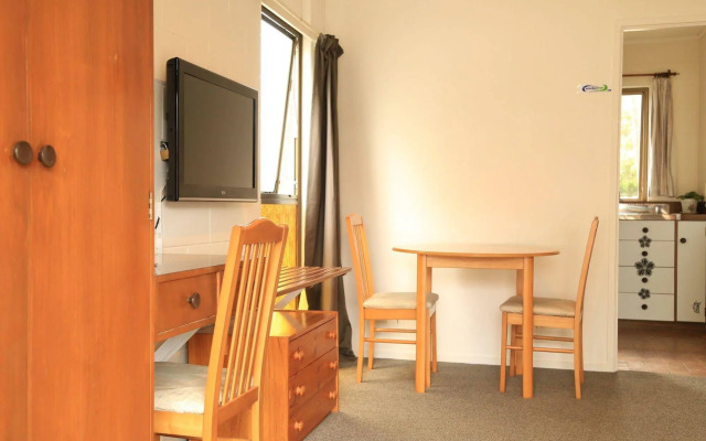 Papakura Motor Lodge & Motel