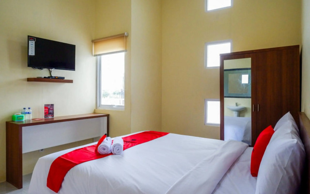 RedDoorz near Graha Saba Buana Solo