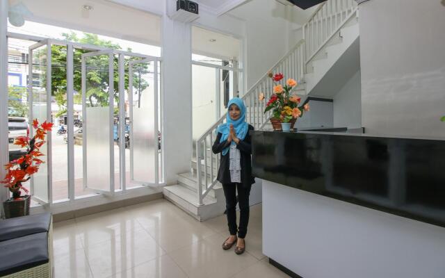 Golden Snail Guest House