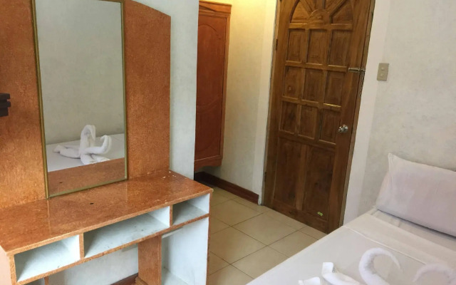 OYO 426 Coco Grove Tourist Inn