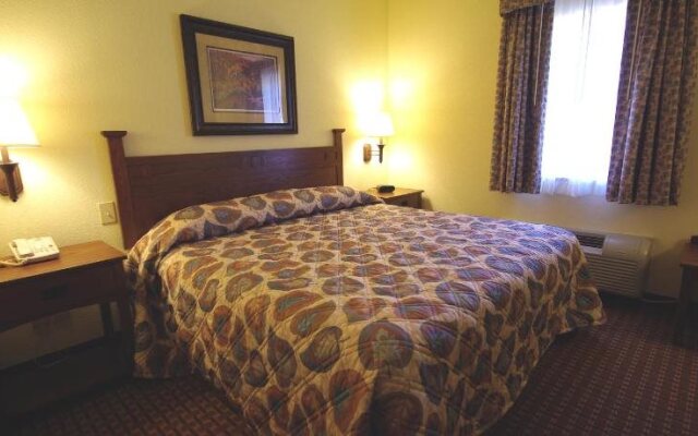 Mountain Inn & Suites Airport - Hendersonville