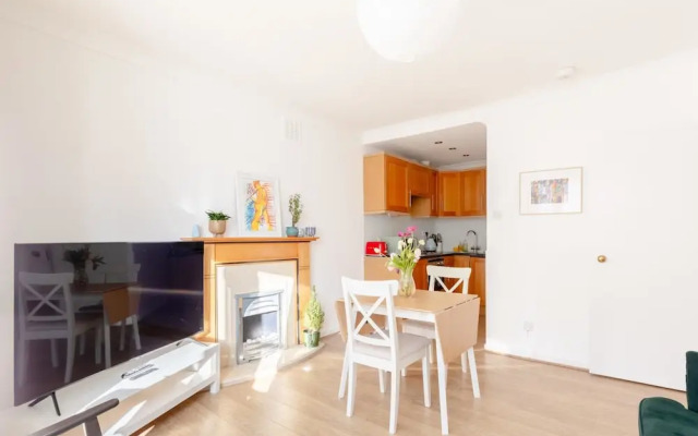 Spacious 1BD Flat 5 Mins to Paddington Station!