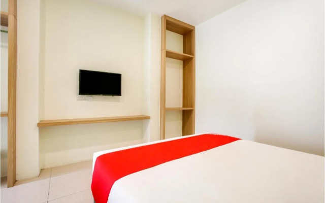 OYO 89677 Sunflower Hotel