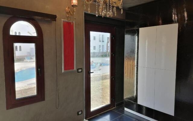 Chic Apartment 1