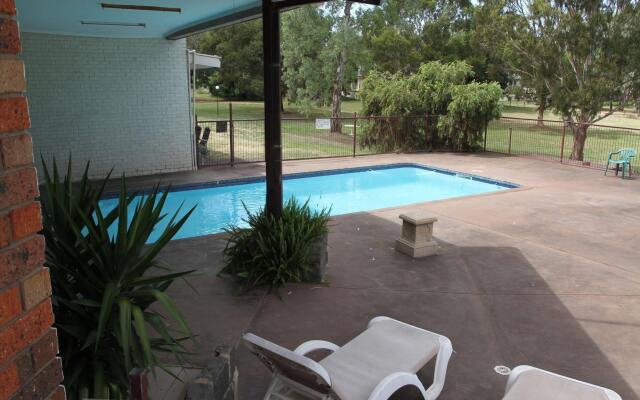 Bonnie Doon Hotel