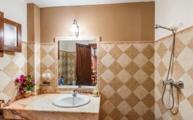 Casa La Vina del Arenal Pizarra by Ruralidays