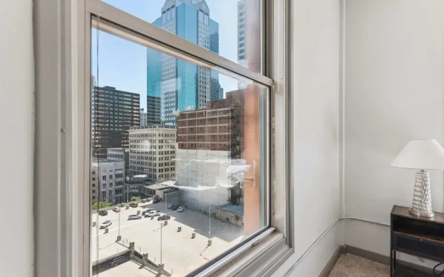 Spacious 2BR Downtown Retreat