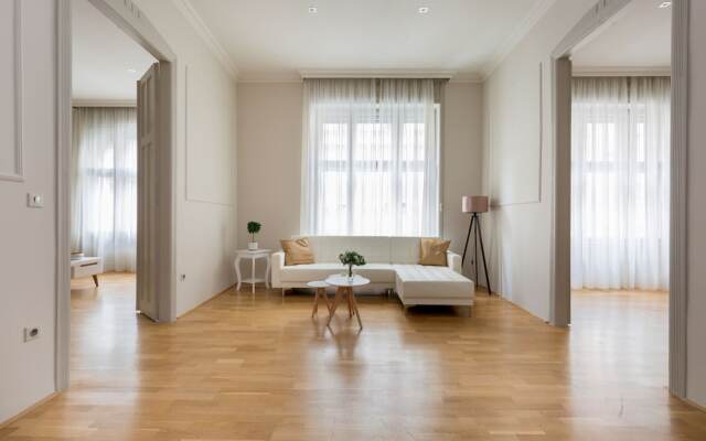 Luxury and Style Grand Apartment