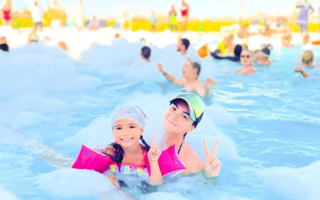 Ivy Cyrene Island Aqua Park Resort