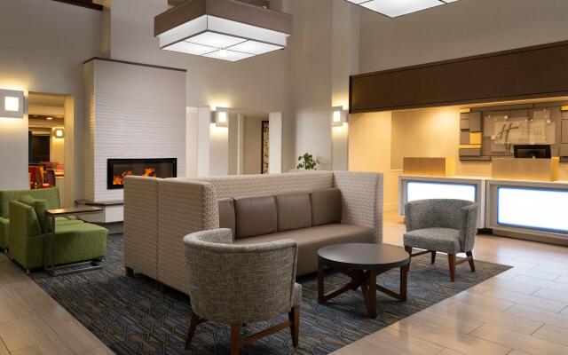 Holiday Inn Express Suites Belmont by IHG