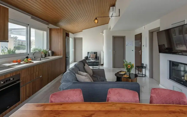 Akali apartment Airport by Airstay