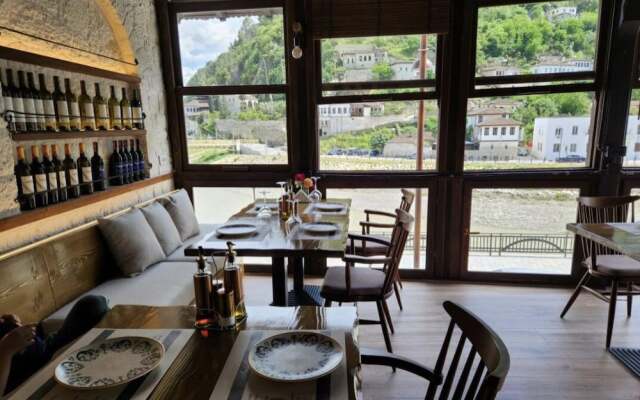 Hotel & Traditional Food Ansel