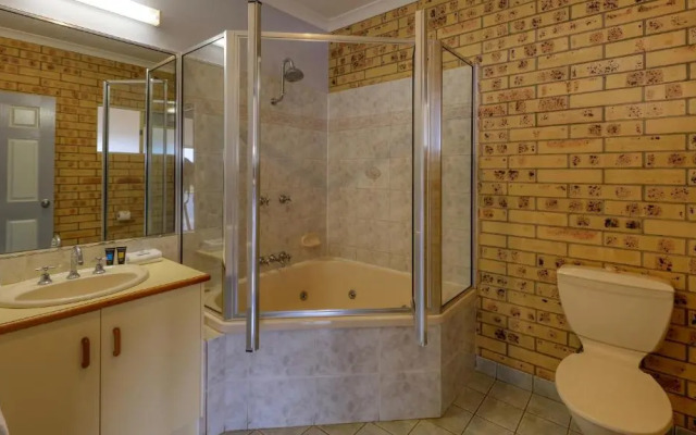 Mulga Country Motor Inn