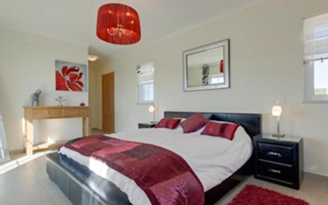 5 Bedroom Villa Pool and Garden