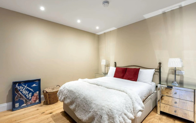 Colourful Studio Near Clapham Common!