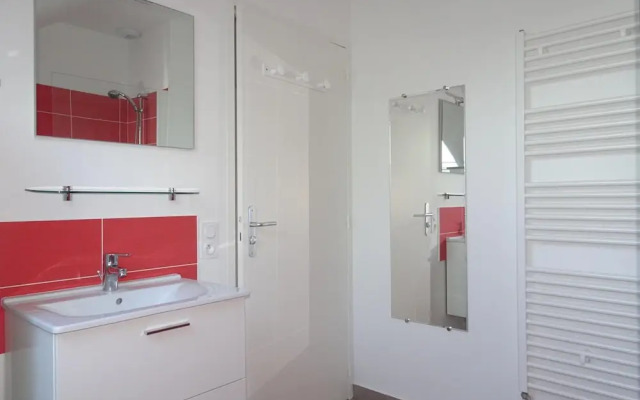 Comfortable Holiday Home With Garden, Near Beach