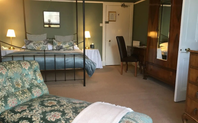 Abbots Brae Hotel