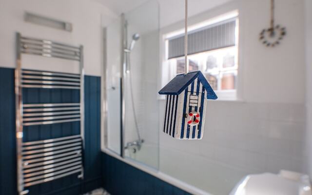 Bonheur, 16 Bartholomew Green, Southwold
