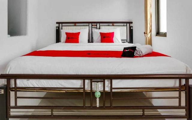 RedDoorz near Jawa Timur Park 3