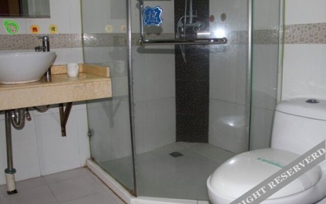 Junyi Collection Hotel (Luotian County Yishui Bund)