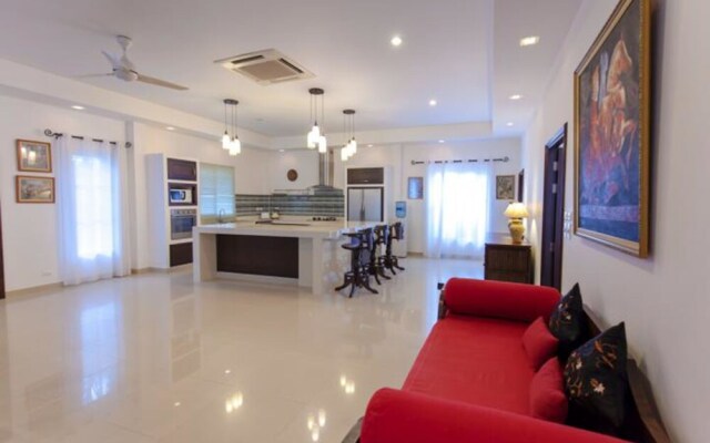 Shanti Villa by Jetta