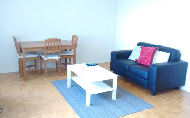 Toronto Furnished Living - Gerard St. E