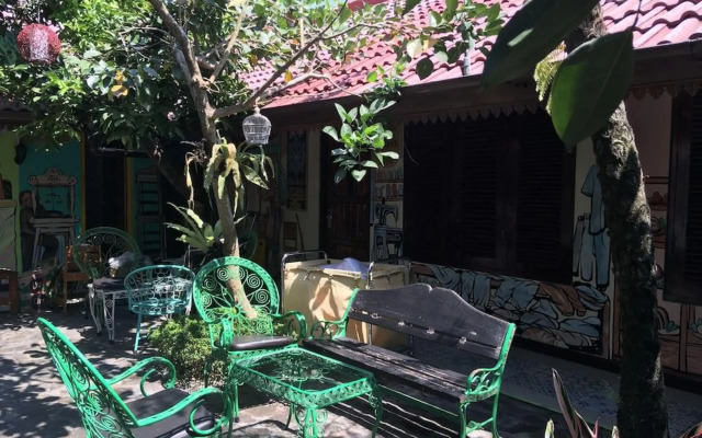 Omah Njonja Bed & Brasserie