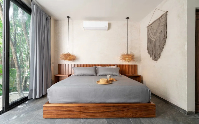 Twelve O’Clock Luxury Villas