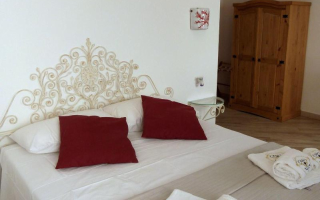 Clelia's Boutique Rooms & Suites