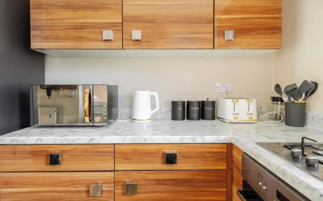 Spacious 4-bedroom Manchester Retreat With Garden