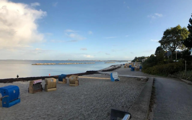 Nur 50m zum Yachthafen und 100m zum Strand