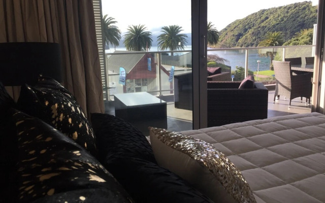 Luxury Waterfront Apartments Picton