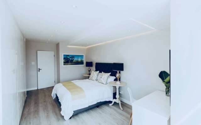 2 Bedroom Apartment in Green Point Cape Town