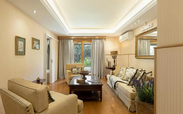 Vouliagmeni's Elegance by Acropolis Suites