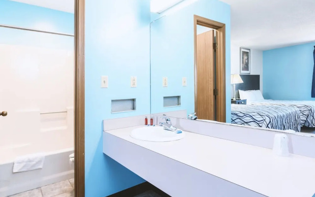 Sky-Palace Inn & Suites Wellington
